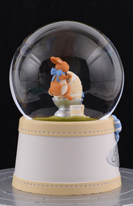 Bola de Agua de Poliresina de Lujo Hecha a Mano con Color Personalizado, Globo de Nieve, Adorno para Pascua, Navidad y Festividades - Product Image 4