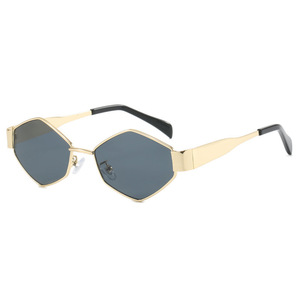 Women's Diamond Shaped <b>Sunglasses</b> Metal <b>Frame</b> Gold Color UV400 Protection Lightweight Korean Style <b>Small</b> <b>Frame</b> For Photos - Product Image 2