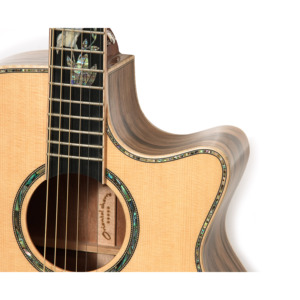 Guitare acoustique à 6 cordes en épicéa massif avec amplificateur - Product Image 3