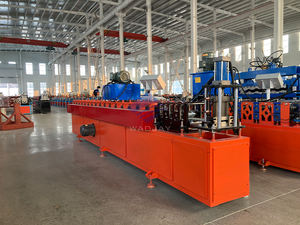 Machine à former des cadres de porte multi-tailles, machine à fabriquer des portes et fenêtres, largeur réglable, moteur PLC, moteur principal 380V 28KW, volet de porte - Product Image 3