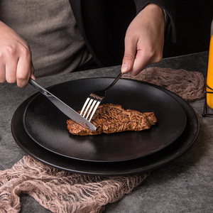 Assiettes à steak rondes peu profondes en céramique noire mate traditionnelles durables et écologiques pour les restaurants - Product Image 5