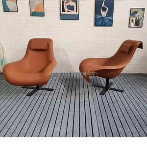 Poltrona Giratória Estofada em Couro Sintético Preto da Marca GQ com Design Moderno e Estrutura em Fibra de Vidro para Escritório e Sala de Estar - Product Image 3
