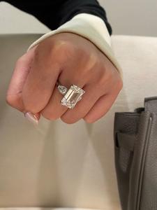 18K IGI-zertifizierter 10 Karat Smaragds chliff Drei-Stein-Design Labor gewachsener CVD/HPHT-Diamantring für Verlobung vorschlag oder Hochzeit - Product Image 6