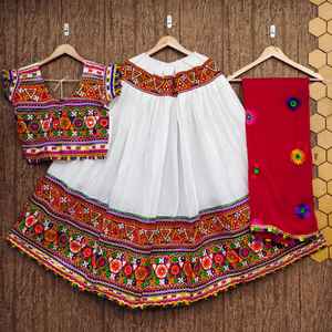 Suministro directo de fábrica Navratri Lehenga Choli tradicional para ocasión de Festival Lehenga Choli nupcial a precio a granel - Product Image 5