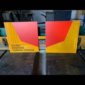 ECE 70 Nearside Trasero Horizontal Reflectante Aluminio Advertencia Ascensores traseros Banderas Señal de placa de marcado de vehículos de carretera - Product Image 6