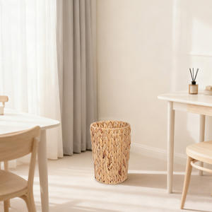 Poubelle ronde en jacinthe d'eau nordique tressée, panier imitation rotin 19x19x28cm pour rangement domestique, salon, chambre, cuisine - Product Image 5