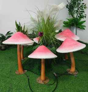 Lampe LED en forme de champignon à thème festif pour les fêtes de jardin et les célébrations en plein air - Product Image 1