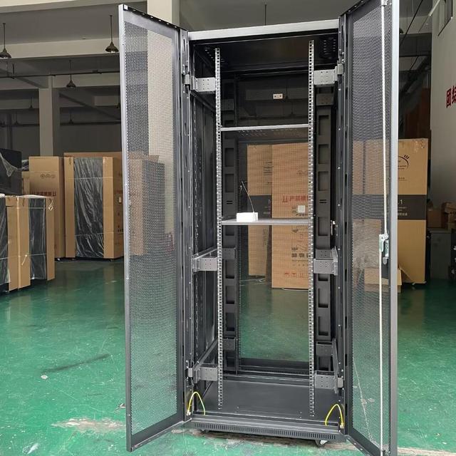 19 Inch Floor Standing SPCC Steel Assembled Frame Network Rack Data IT Cabinet Server Cabinet/Data Center Rack Sever Rack
