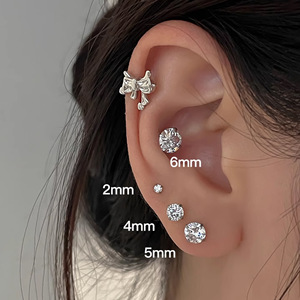 ต่างหูแฟชั่นทรงกลมประดับ<span class=keywords><strong>เพชร</strong></span>ซิคอน 5A สีสันสดใส วัสดุไทเทเนียม ASTM F136 สำหรับเจาะกระดูกแบบแบน เหมาะสำหรับผู้หญิง - Product Image 3