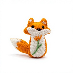 Ornement en feutre de laine 100% écologique fait main, broderie florale, petite forme d'animal, décoration murale traditionnelle de Noël - Product Image 2