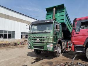 Prix pas cher Célèbre marque LHD et RHD EURO III <span class=keywords><strong>50</strong></span> <span class=keywords><strong>tonnes</strong></span> 30 cbm sinotruk <span class=keywords><strong>camion</strong></span> à <span class=keywords><strong>benne</strong></span> basculante avec des prix bas - Product Image 4