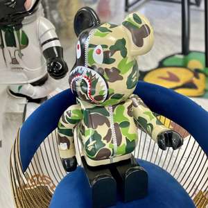 Bearbrick 1000% Action Figure Artigianale in Plastica Orso Squalo Mimetico Ornamenti Bambola a Blocchi - Product Image 3