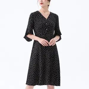 Gaun hitam kasual A-line motif bunga kustom musim panas mode baru untuk wanita elegan