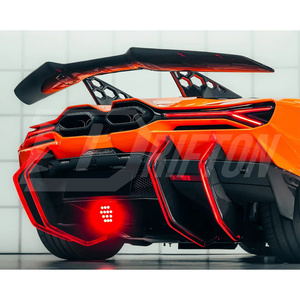 Diffuseurs de pare-chocs arrière en fibre de carbone sèche style DK avec éclairage LED pour Lamborghini Revuelto - Product Image 3