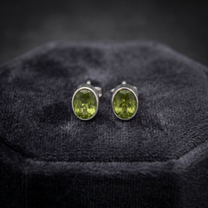 Art Palace Factory Supply Luxury 925 <b>Sterling</b> <b>Silver</b> Women's <b>Stud</b> Earrings Natural Oval Cut Bezel Set Peridot Third Party - Product Image 4