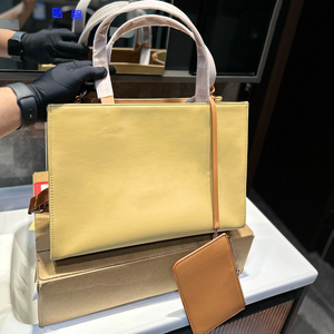 กระเป๋าโท้ทถือมือเปล่าสไตล์หลายขนาดงานตามสั่งกระเป๋าแฟชั่นงานหัตถกรรมป้องกันงานตามสั่ง - Product Image 2