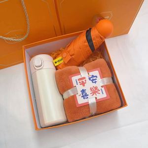 New Stock Ideas 2023 Gift Sets for Women New Style Christmas Gifts for Her Promotional Corporate Gift Set for Staff Colleague - Product Image 4