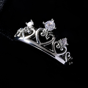 Anello a Corona Impermeabile in Cristallo con Cuore e Zirconi CZ, Gioiello da Sposa Stile Fairycore, per Vendita all'Ingrosso - Product Image 1