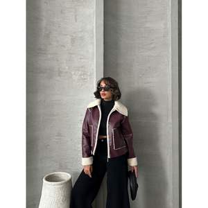 Chaquetas de Cuero Acolchadas Ligeras al por Mayor con Cremallera y Logotipo Personalizado en Satén con Opciones de Piel de Oveja, Piel de Cordero y Cuero PU - Product Image 3