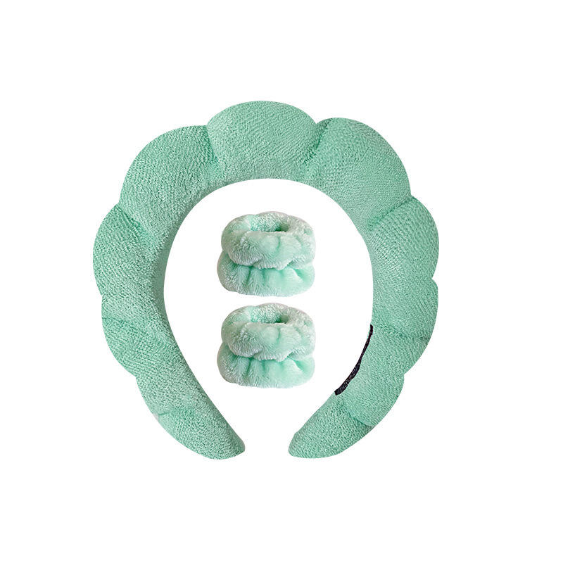 สีเขียว