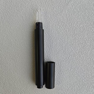 Essence Volumisante Rapide pour les Lèvres, Sérum Repulpant pour des Lèvres Plus Pleines, Nourrit les Lèvres Sèches, Longue Durée, Soin des Lèvres Marque Privée - Product Image 4