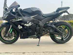 คาวาซากิ ZX-10R รถสปอร์ตเร็วระดับเรือธง: เครื่องยนต์ 998 ซีซี แบบอินไลน์ 4 สูบ และศักยภาพการปรับแต่งสำหรับการแข่งขันที่ยอดเยี่ยม เครื่องยนต์ทรงพลัง 1000 ซีซี แบบอินไลน์ - Product Image 2