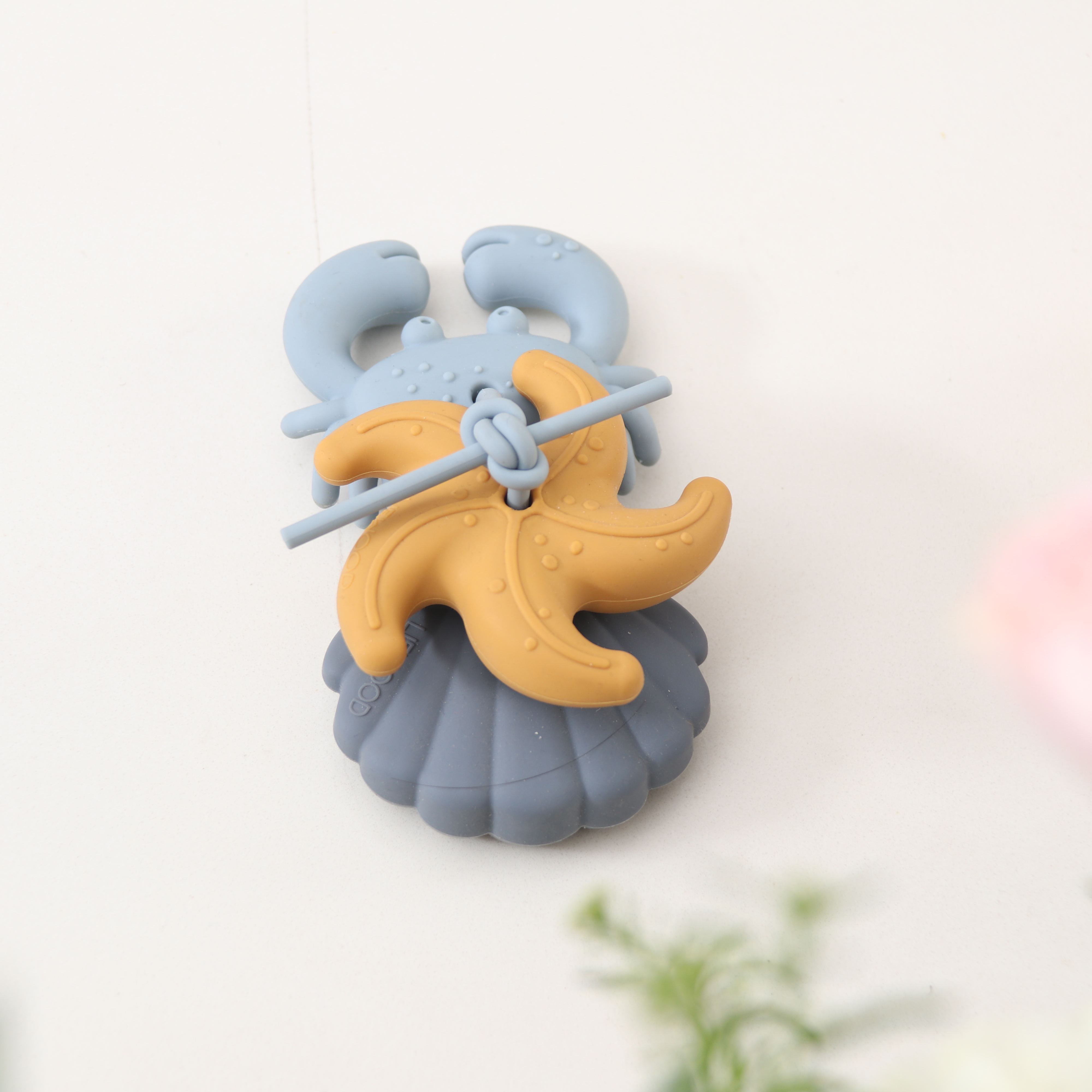 Chico | Concha, cangrejo, estrella de mar. Cadena