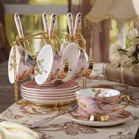 Service à café et thé de luxe vintage européen rose à motifs floraux et oiseaux, 15 pièces, en porcelaine dorée, comprenant tasses, soucoupes, crèmeuse, sucrier et théière, pour la maison