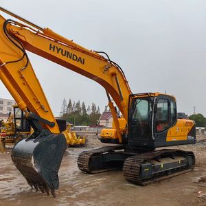 Pelle sur chenilles d'occasion Hyundai Robex 220LC-9S en vente à Shanghai, pelle hydraulique 22 tonnes PC220 R220 sy215 en vente en stock - Product Image 1