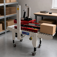 Machine de scellage de cartons en ligne avec convoyeur à rouleaux pour l'emballage et les postes de travail en e-commerce