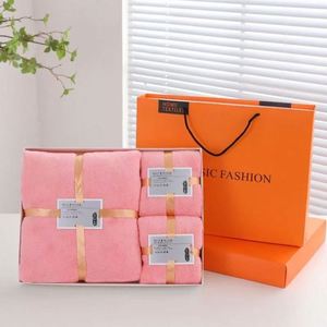 Ensemble de serviettes de bain en polaire corail à séchage rapide, tricotées, couleur unie, coffret cadeau, super douces, trois pièces, pour usage domestique, adulte, prêtes à l'emploi - Nouveauté 2025, Vente Flash - Product Image 4