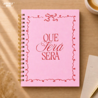 Agenda mensuel et hebdomadaire personnalisé 2026 2027 avec couverture en papier spirale rose A5, avec onglets et autocollants, en espagnol, Que Sera Sera
