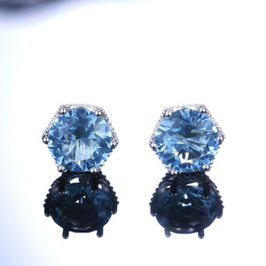 Orecchini a Perno con Cristalli Blu per Donne, Eleganti Accessori per Ufficio e Uso Quotidiano - Product Image 3