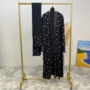 2002 #   Nouvel ensemble Abaya 2 pièces en crêpe Ramadan avec bordure dorée, jolie broderie lune, poches, cardigan pour femme avec hijab, 4 couleurs - Product Image 3