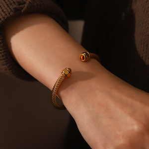 สร้อยข้อมือเหล็กไทเทเนียมลายเกลียวเรขาคณิต เครื่องประดับผู้หญิง ประดับด้วยหินธรรมชาติ ของขวัญสำหรับเธอ - Product Image 3