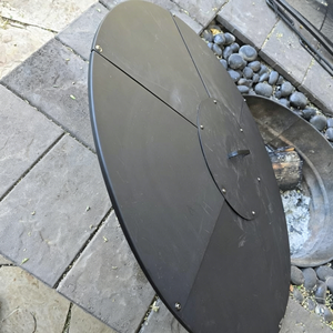 Coperchio Personalizzato per Braciere da 42 Pollici, Copertura Rotonda per Caminetto Esterno, Protegge dai Scintille e Spegne il Fuoco - Product Image 2
