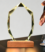 Trophée élégant en cristal transparent avec base en bois pour les compétitions sportives et la reconnaissance des entreprises, gravure personnalisée