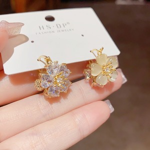 Boucles d'oreilles créoles élégantes de style coréen, micro-pavées de zircon, double face, en forme de fleur, tendance, polyvalentes, en cuivre, Brincos, cadeau pour femmes - Product Image 4