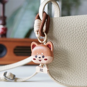 Llavero de madera Wangwang Shiba Inu con monedero, regalo portátil para jardines, oficinas y templos - Product Image 3