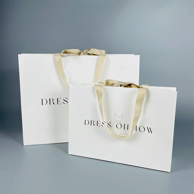 Luxury Hot Sell Beauty Gold Foil Gift Paper Bag Jewelry Packaging Bags With Gold Ribbon