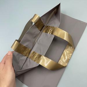 Yüksek kaliteli çevre dostu mat gri buzlu alışveriş çantaları kolu özel Logo PP plastik ambalaj için taşıma torbaları gri - Product Image 5