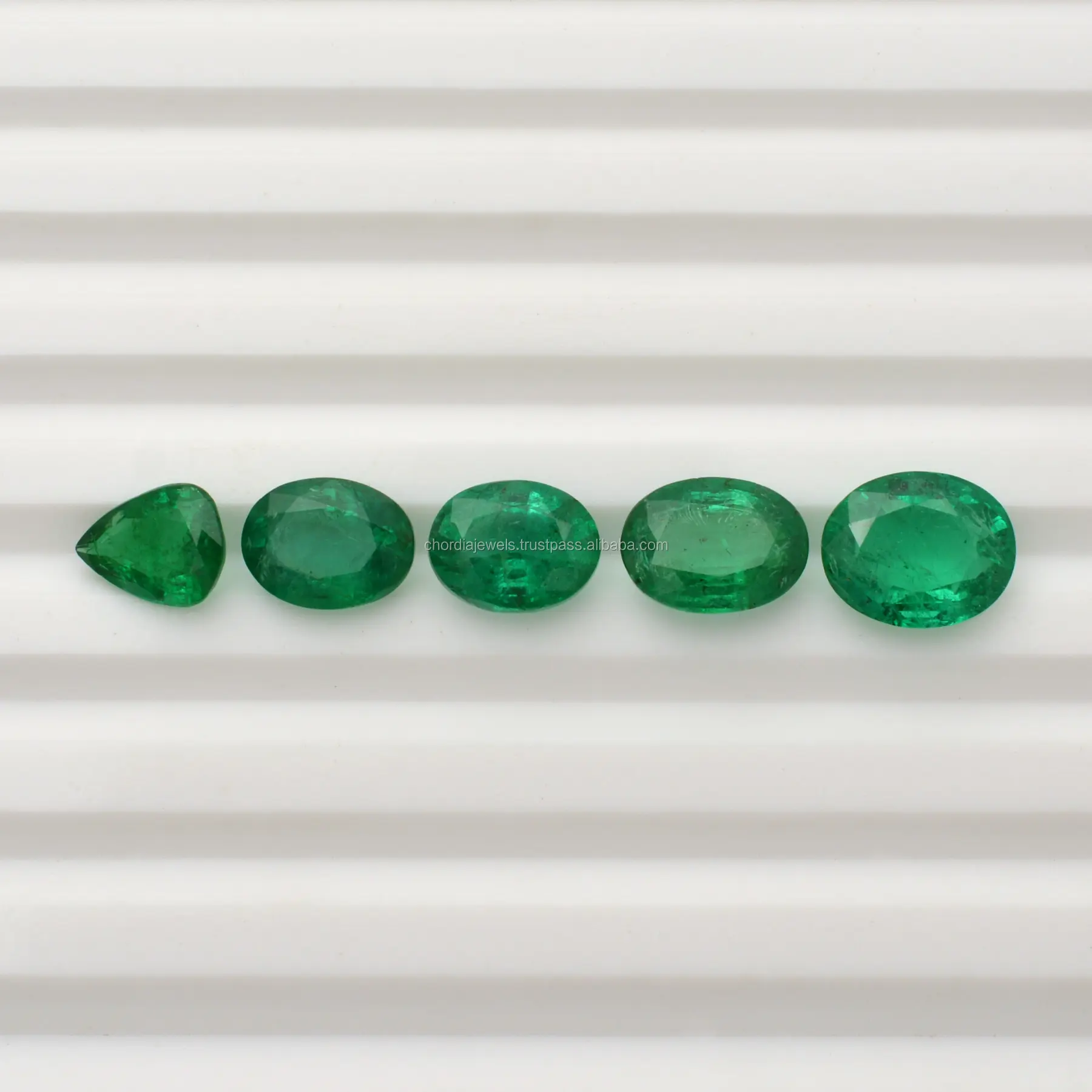 Натуральный зеленый замбийский камень 11 cts изумрудно Ограненный мелкий драгоценный камень оптовая цена камень ручной работы для изготовления ювелирных изделий