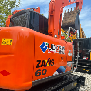 Excavatrice d'occasion Hitachi Zx60 de pelle d'occasion de 6 tonnes au Japon avec un <span class=keywords><strong>prix</strong></span> bon marché et des performances d'<span class=keywords><strong>escalade</strong></span> fiables à vendre - Product Image 1