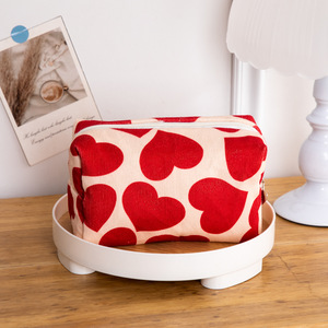 Bolsa de Cosméticos Octogonal de Pana con Patrón de Corazones Rojos, Estilo 2026, Organizador de Gran Capacidad, Bolsa de Viaje Portátil para Maquillaje y Artículos de Aseo - Product Image 4