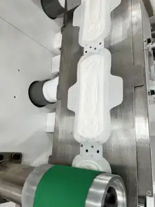 Almofada sanitária guardanapo automático que faz a máquina