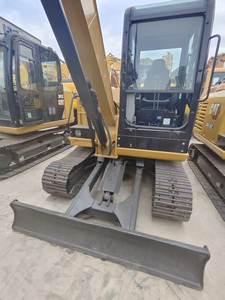 รถขุดตีนตะขาบ CAT305.5E/CAT305.5E2 5 ตัน ยี่ห้อ Caterpillar ของญี่ปุ่นแท้ มือสอง พร้อมเครื่องยนต์ เกียร์ และปั๊ม สำหรับทำวิดีโอรายงาน - Product Image 6