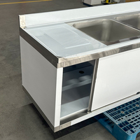 Meubles de cuisine de restaurant modernes, table de travail préfabriquée en acier inoxydable avec accessoires de rangement