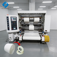 Machine de découpe et de rembobinage compacte pour la fabrication de rubans adhésifs et de rouleaux d'étiquettes de petite taille