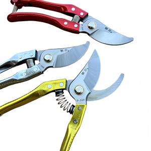 Tijeras de Podar Mountain Vine P-168, Podadora de Acero Inoxidable con Capacidad de Corte de 20-30 mm, Herramienta de Jardín en Rojo, Gris y Amarillo - Product Image 2