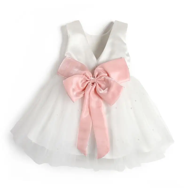 Vestito da ragazza fiore raso e Tulle con cintura rosa all'ingrosso per bambini festa di nozze bianco V abiti posteriori con perle